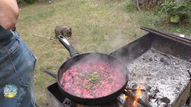 Дачна кухня. М'ясо на мангалі з вишневим соусом смотреть онлайн