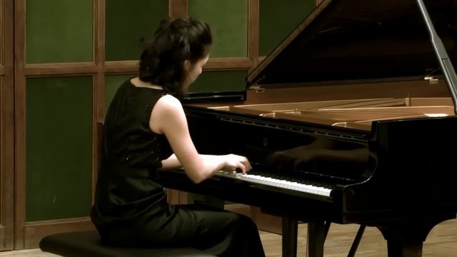LISA YUI plays Weber: Piano Sonata No. 1 in C major смотреть онлайн