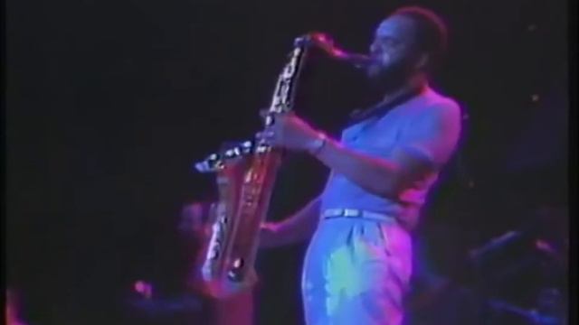 Just the Two of Us - Grover Washington with Grady Tate & James Lloyd (Pieces Of A Dream), Tokyo 198 смотреть онлайн