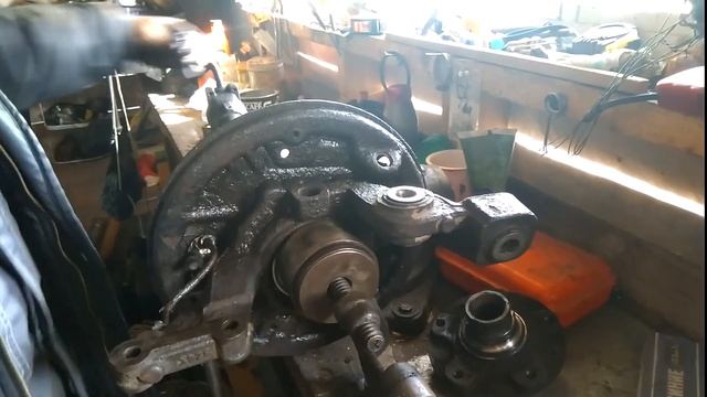 Мой Дастер. пробег 327 тыс. км. Замена заднего ступичного подшипника смотреть онлайн