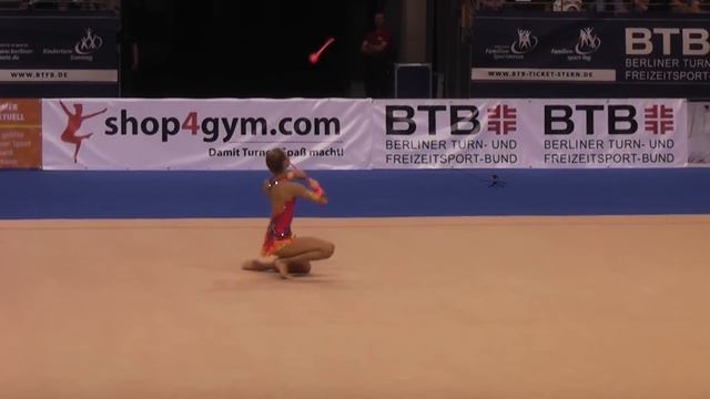 Berlin Masters 2011: Laura Jung with clubs смотреть онлайн