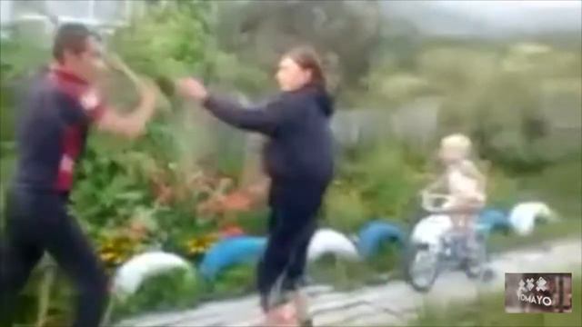 ⭐️ Blows to the head with a shovel⭐️ / ⭐️ Удары лопатой по голове⭐️ смотреть онлайн