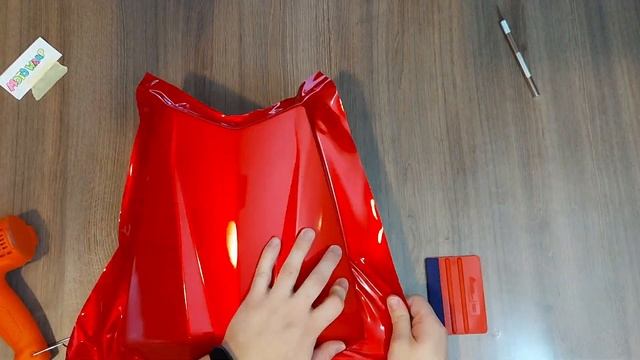 Motorbike wrap in Oracal luscious lips - red смотреть онлайн