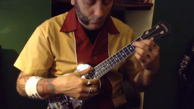 "Moon river" - National Style "0" Resonator Ukulele & El Bastardo outlaw picker смотреть онлайн