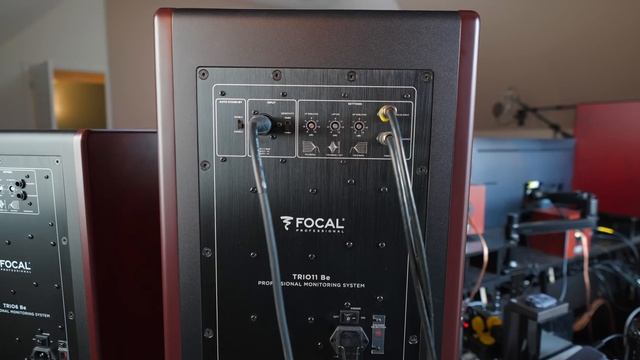 Focal's BIGGEST vs the... BEST?? ( Trio6 vs Trio11 ) смотреть онлайн