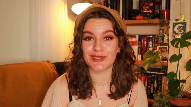 Christmas Books & A Mini Christmas Shop Tour! ?? смотреть онлайн