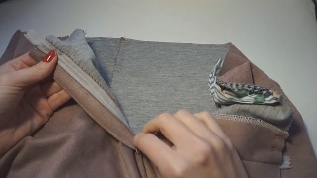 Сшила брюки-бананы с защипами по выкройке Burda Style Как сделать равномерные складки по низу брюк смотреть онлайн