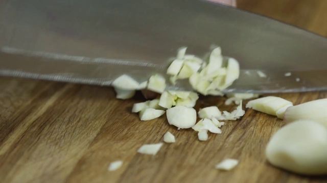 КАК употреблять чеснок для Большей ПОЛЬЗЫ. Польза чеснока. Чеснок - АНТИБИОТИК. смотреть онлайн