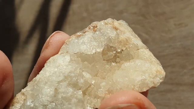 Кварцево-кальцитовые образцы парка Кузьминки. Поделочные и коллекционные минералы. смотреть онлайн