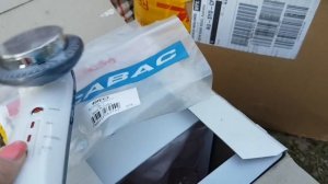 Нашла на улице две коробки и забрала себе ! Не свалка,а барахолка под небом.Элла Австралия