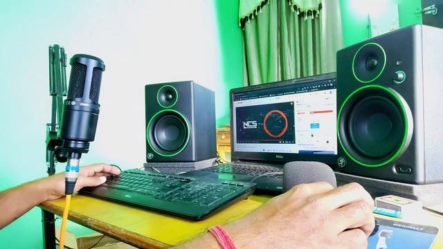 Best Budget Studio Monitor - Mackie CR 5 Review - Studio Monitor For Music Production смотреть онлайн