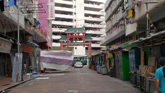 TEMPLE STREET NIGHT MARKET HONG KONG - DAY AND NIGHT WALKING TOUR | HONG KONG NIGHT MARKET SHOPPING смотреть онлайн