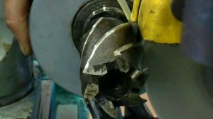 3Е642Е. Затачивание концевой фрезы.