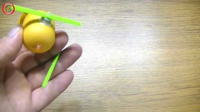 как сделать мини вертолёт своими руками из киндер сюрприза