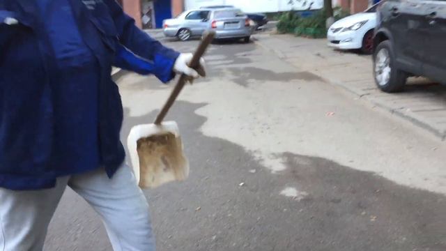 Ни свет, ни заря. Шесть утра, вилами убирают. смотреть онлайн