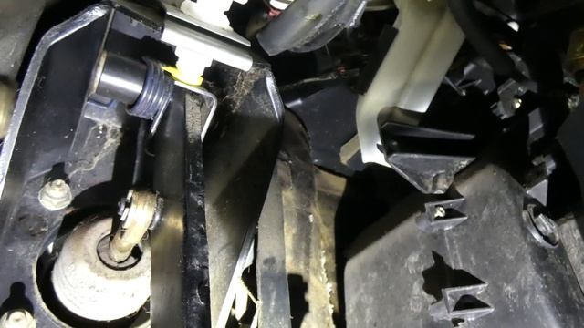Luz de Freno NO FUNCIONA | Cambiar interruptor de freno | brake light not work смотреть онлайн