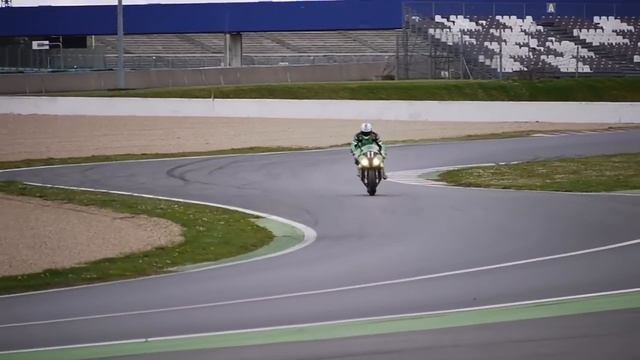 Lancement Pirelli Diablo Rosso II смотреть онлайн