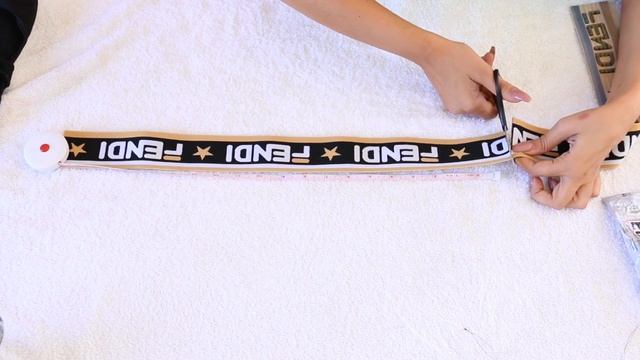 DIY DESIGNER CLOTHES ! CHANEL BRA , FENDI HEADBAND смотреть онлайн