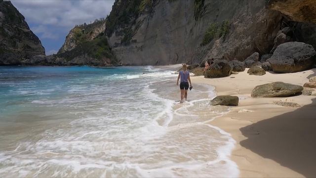 Нуса Пенида | Путешествие на райский остров| Diamond beach, Atuh beach, Raja lima, Tree house смотреть онлайн