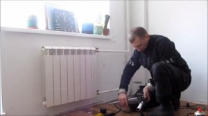 Врезка крана в перемычку радиатора