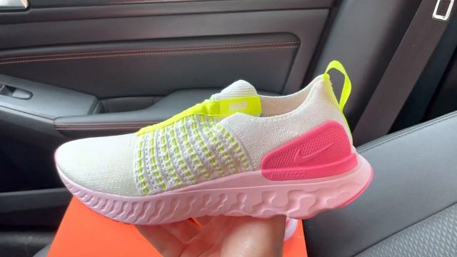 Nike React Phantom Run Flyknit 2 Volt Pink Glow shoes смотреть онлайн