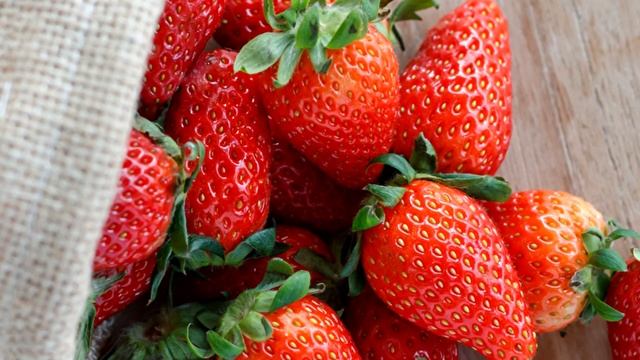 С какого возраста можно давать ребёнку клубнику смотреть онлайн