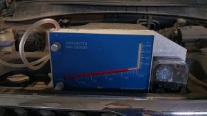 Замер давления картерных газов на дизеле.