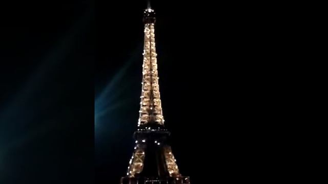 Эйфелева башня в огнях!! смотреть онлайн