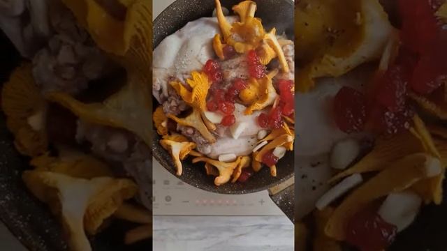 Кролик томленый в сливках с лесными грибами и сушеной вишней. Великолепное блюдо для любимого! смотреть онлайн