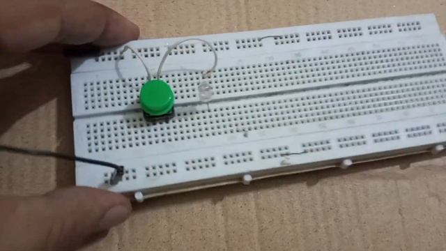LED Series Circuit on Breadboard | Robo CAD смотреть онлайн