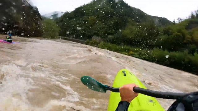 Kayaking after heavy rain | Floded Sava river - 700 m3/s смотреть онлайн