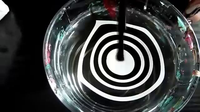 Водный черно-белый маникюр смотреть онлайн