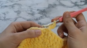 Подушка звездочка из плюшевой пряжи с метрикой