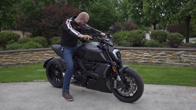 Ducati Diavel 1260 обзор | Самые быстрые понты 2.0 | Мотоциклы для Взрослых смотреть онлайн
