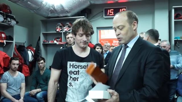Руководство Свердловской области поблагодарило "Автомобилист" за сезон смотреть онлайн