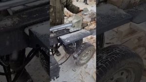 Еще один довольный покупатель прислал видео Дровокола Горыныч 6Т (бензиновый), который куплен у нас