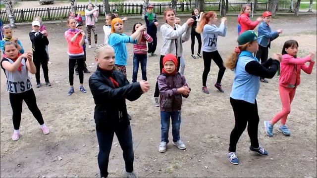 Лагерные танцы продолжение...ДОЛ "ИЗУМРУД" смотреть онлайн