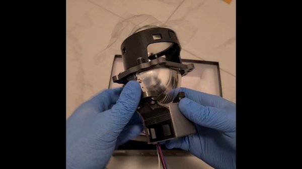 Самые яркие билед линзы PJX Adaptive +