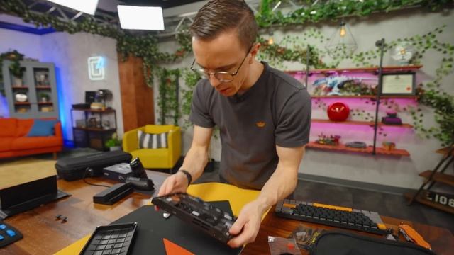 It's SHOCKINGLY Good ? - Lenovo Legion Go смотреть онлайн