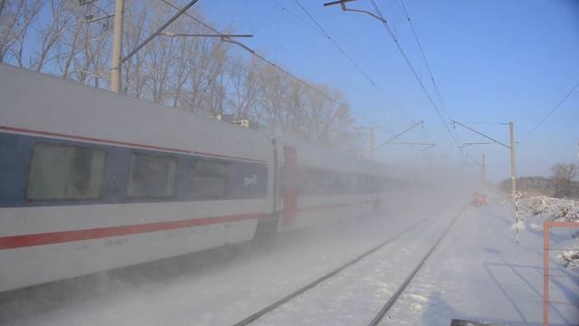 2 ТЭП70БС со скоростным поездом 