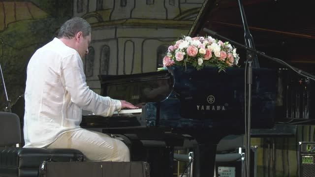 Фредерик Шопен - Ноктюрн / Юрий Мартынов смотреть онлайн