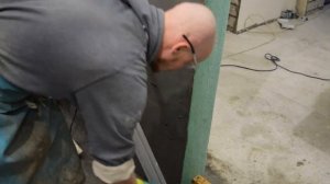 Цементно-песчанная штукатурка с латексным набрызгом в ванной комнате