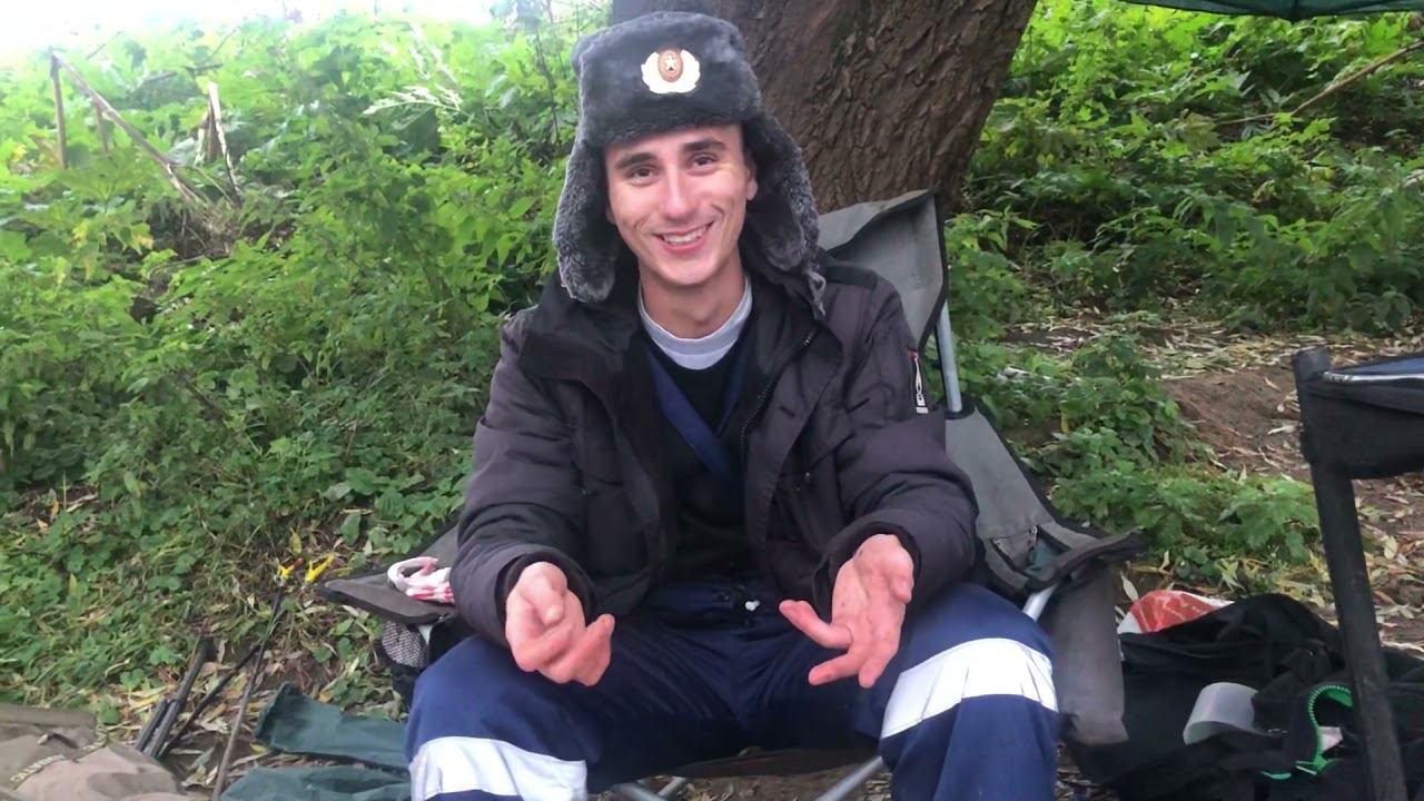 Фидер на Оке Осенью / Вода в подъеме / Тестируем эхолот смотреть онлайн