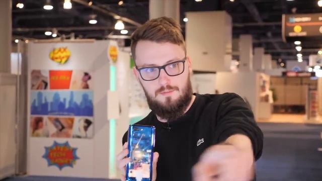Зачем нужен смартфон с 2 экранами ? смотреть онлайн