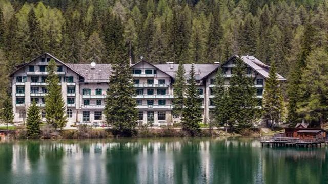 Озеро Брайес Lago di Braies смотреть онлайн