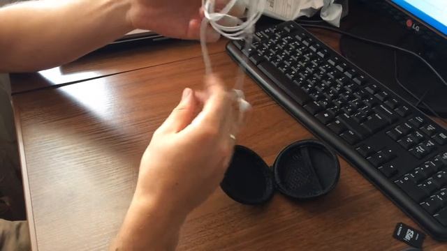 Зачем чехол для наушников? смотреть онлайн