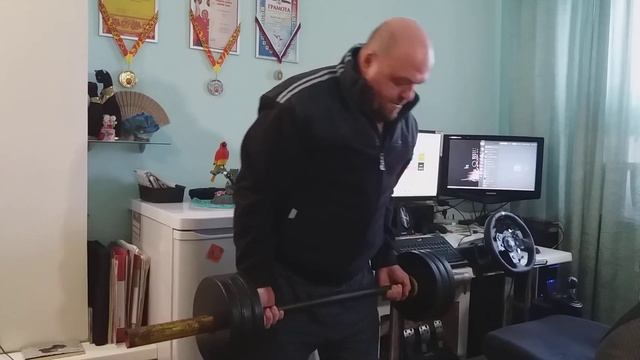 качаем бицепс день №7 повторы 10.10.11. смотреть онлайн