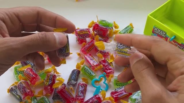 A LOT OF CANDY IN THE BANK ?! Learn Colors with Jolly Rancher смотреть онлайн