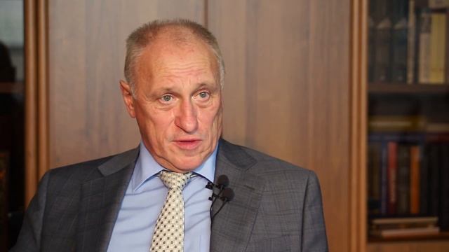 Александр Аузан о взаимосвязи экономики и образования смотреть онлайн