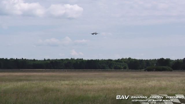 Messerschmitt Me-262 - Messerschmitt Stiftung D-IMTT - landing at Manching Air Base [2160p] смотреть онлайн